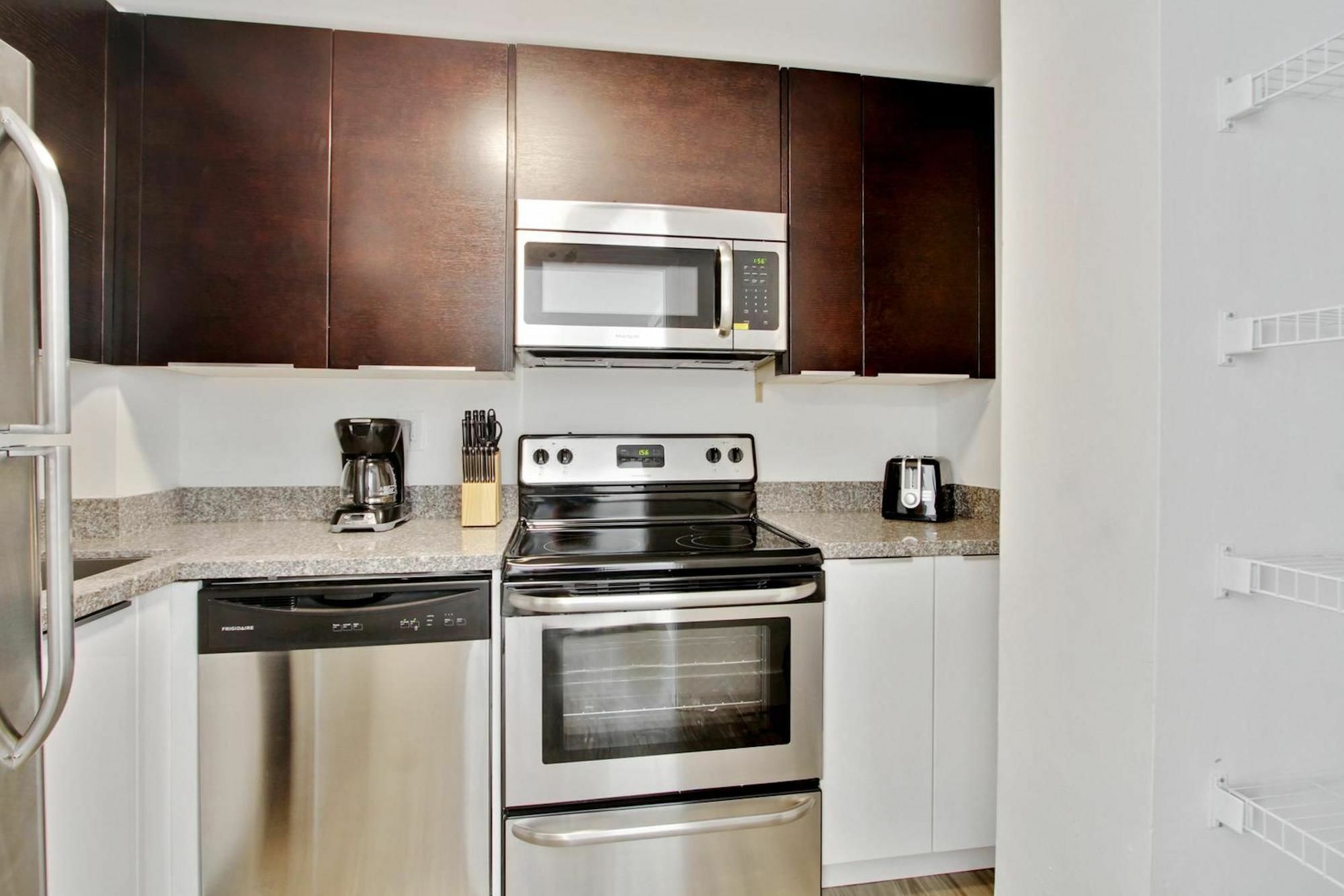 Apartment Lively 1br In Coconut Grove By Sonder